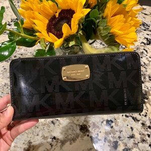❌SOLD❌ Michael Kors Wallet